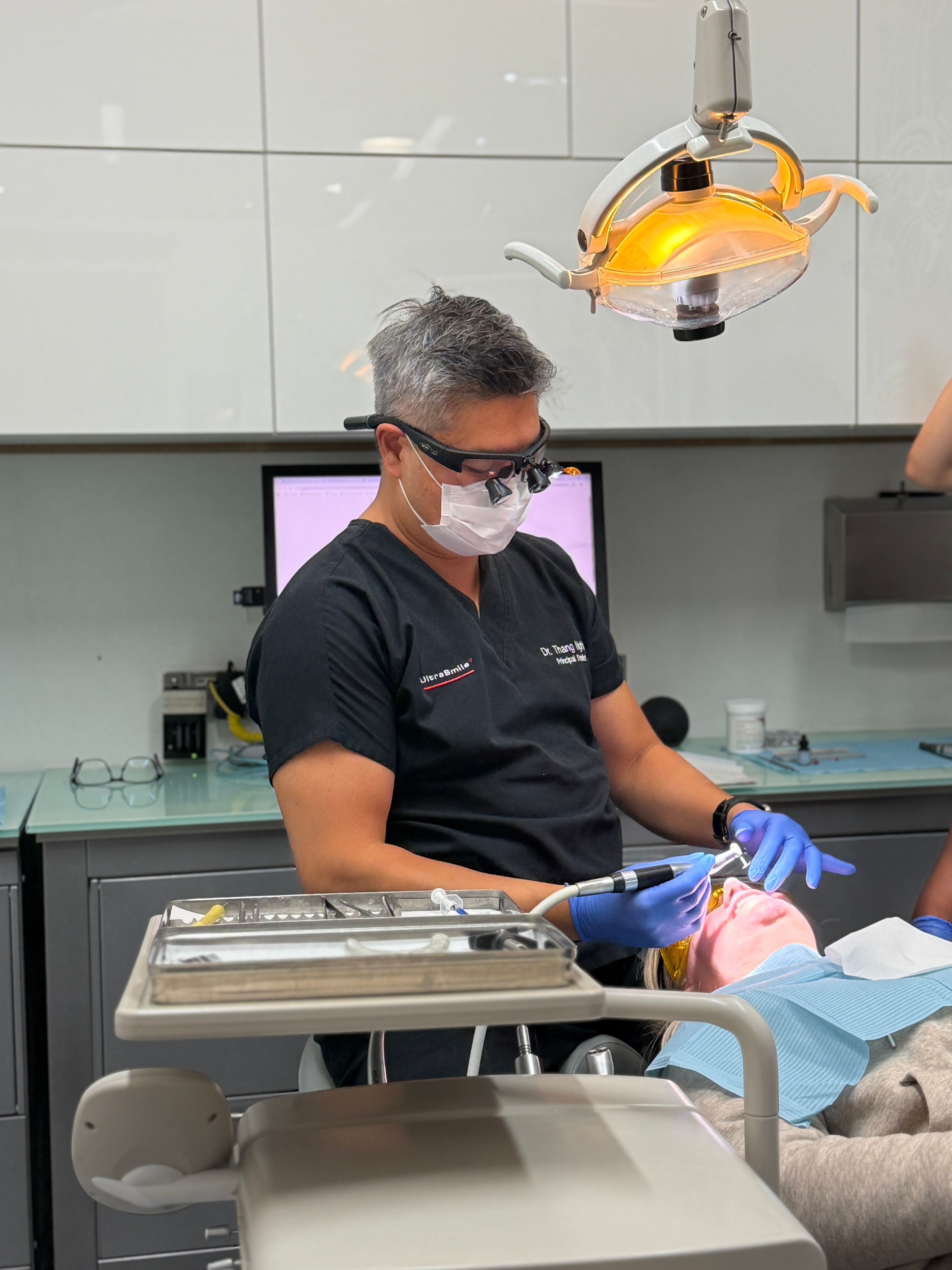 UltraSmile — phòng khám nha khoa